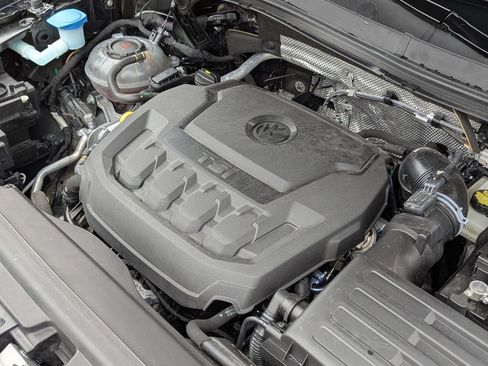 Certified 2024 Volkswagen Tiguan SE image 37