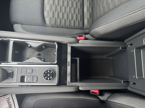 New 2025 Nissan Pathfinder SV w/ SV Premium Package image 21