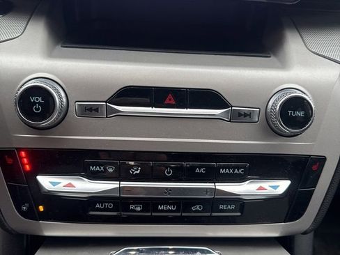 Used 2023 Ford Explorer XLT w/ Equipment Group 202A image 40