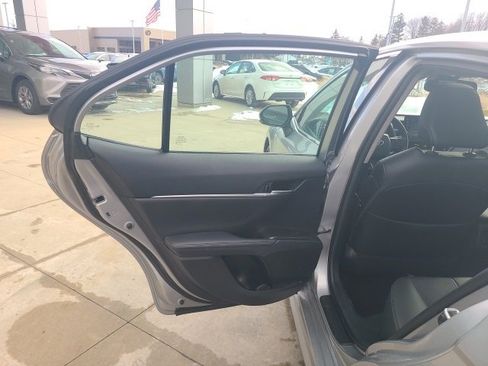 Used 2021 Toyota Camry XSE image 14
