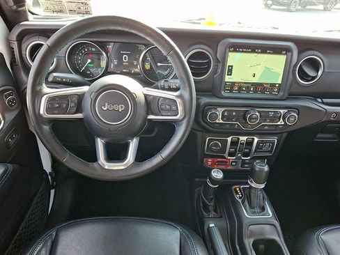 Used 2023 Jeep Wrangler Unlimited Rubicon 4xe w/ Cold Weather Group AWD/4WD image 11