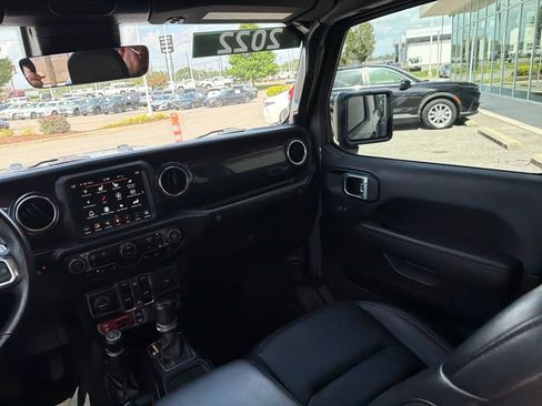 Used 2022 Jeep Wrangler Unlimited Rubicon AWD/4WD image 29