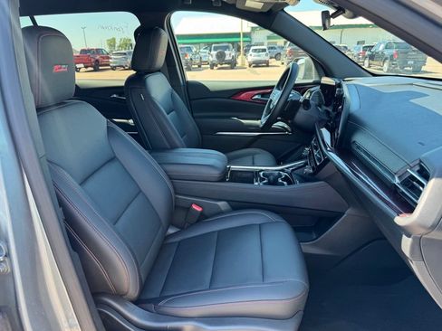 Used 2025 Chevrolet Traverse Z71 AWD/4WD image 27