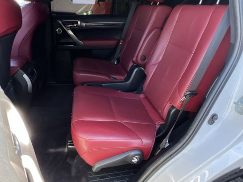 Used 2022 Lexus GX 460 Luxury w/ Sport Design Package AWD/4WD image 30