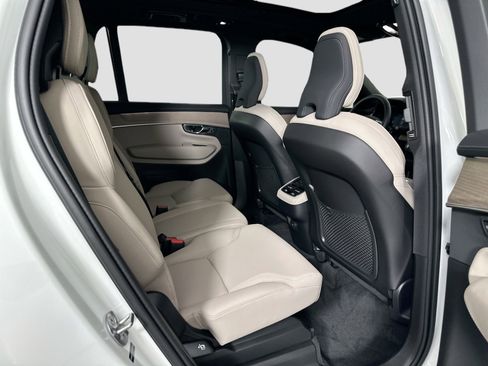 New 2026 Volvo XC90 B5 Core image 24