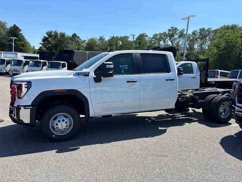 New 2026 GMC Sierra 3500 Pro w/ Convenience Package AWD/4WD image 2