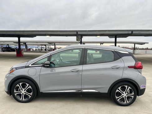 Used 2019 Chevrolet Bolt Premier w/ Infotainment Package image 6
