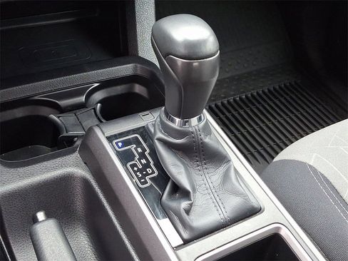 Used 2023 Toyota Tacoma TRD Off-Road w/ Technology Package image 15