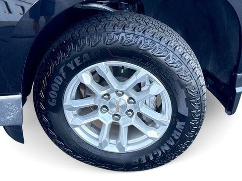 Used 2024 Chevrolet Silverado 1500 LT w/ Z71 Off-Road Package AWD/4WD image 19