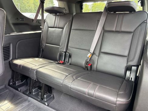 Used 2023 Chevrolet Suburban RST w/ Sport Performance Package AWD/4WD image 16