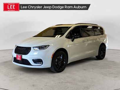 New 2026 Chrysler Pacifica Limited