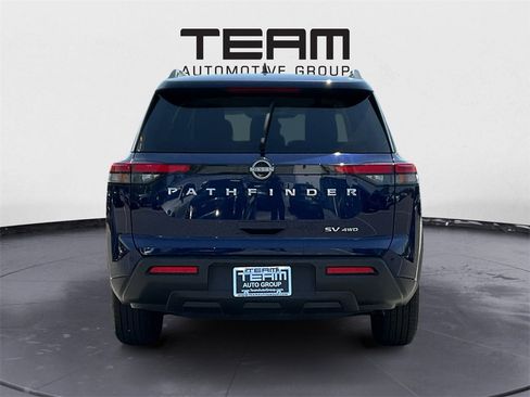 Used 2024 Nissan Pathfinder SV image 6