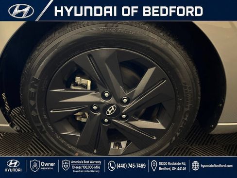 Used 2022 Hyundai Elantra SEL FWD image 28