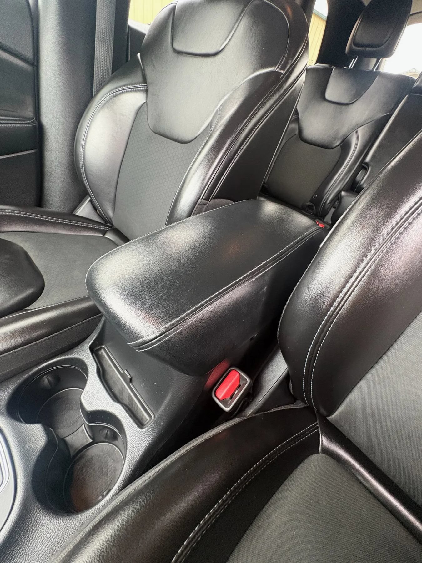 Used 2019 Jeep Cherokee Latitude Plus AWD/4WD image 27