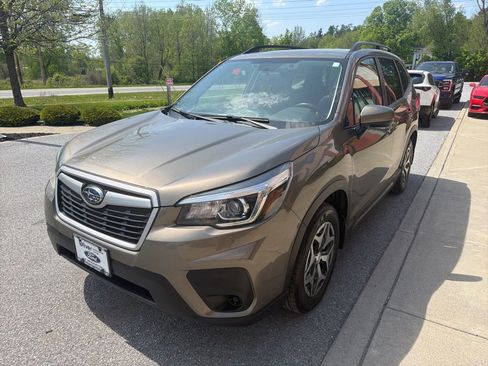 Used 2019 Subaru Forester Premium w/ All-Weather Package AWD/4WD image 3