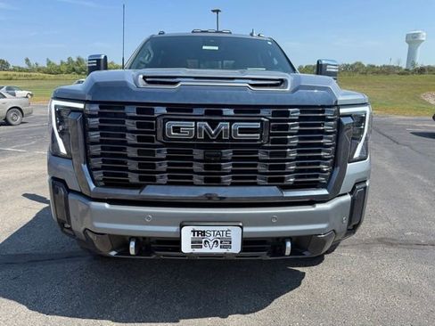 Used 2024 GMC Sierra 2500 Denali Ultimate image 2