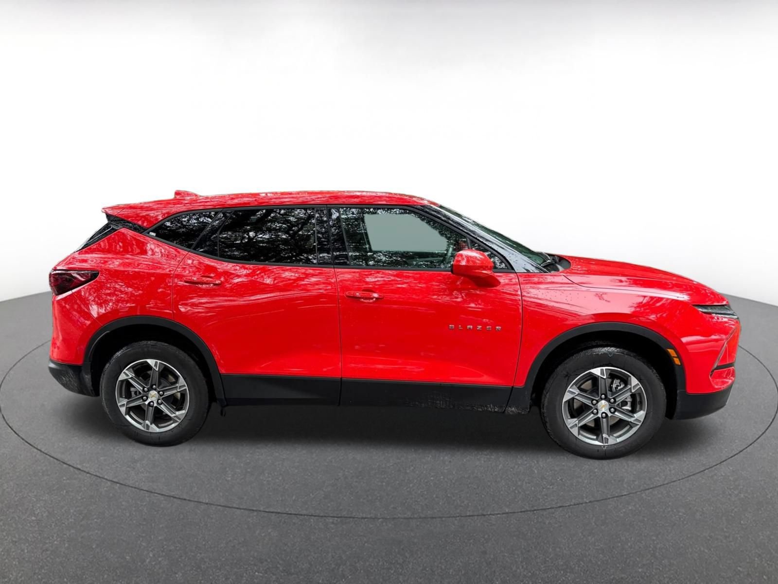 Used 2026 Chevrolet Blazer LT FWD image 13