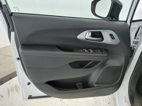 New 2026 Chrysler Pacifica Limited w/ S Appearance Package image 11