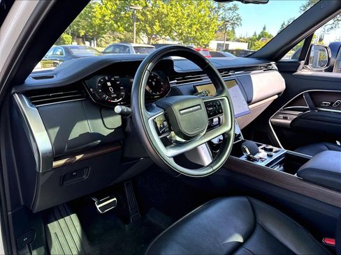 Used 2023 Land Rover Range Rover Autobiography AWD/4WD image 13