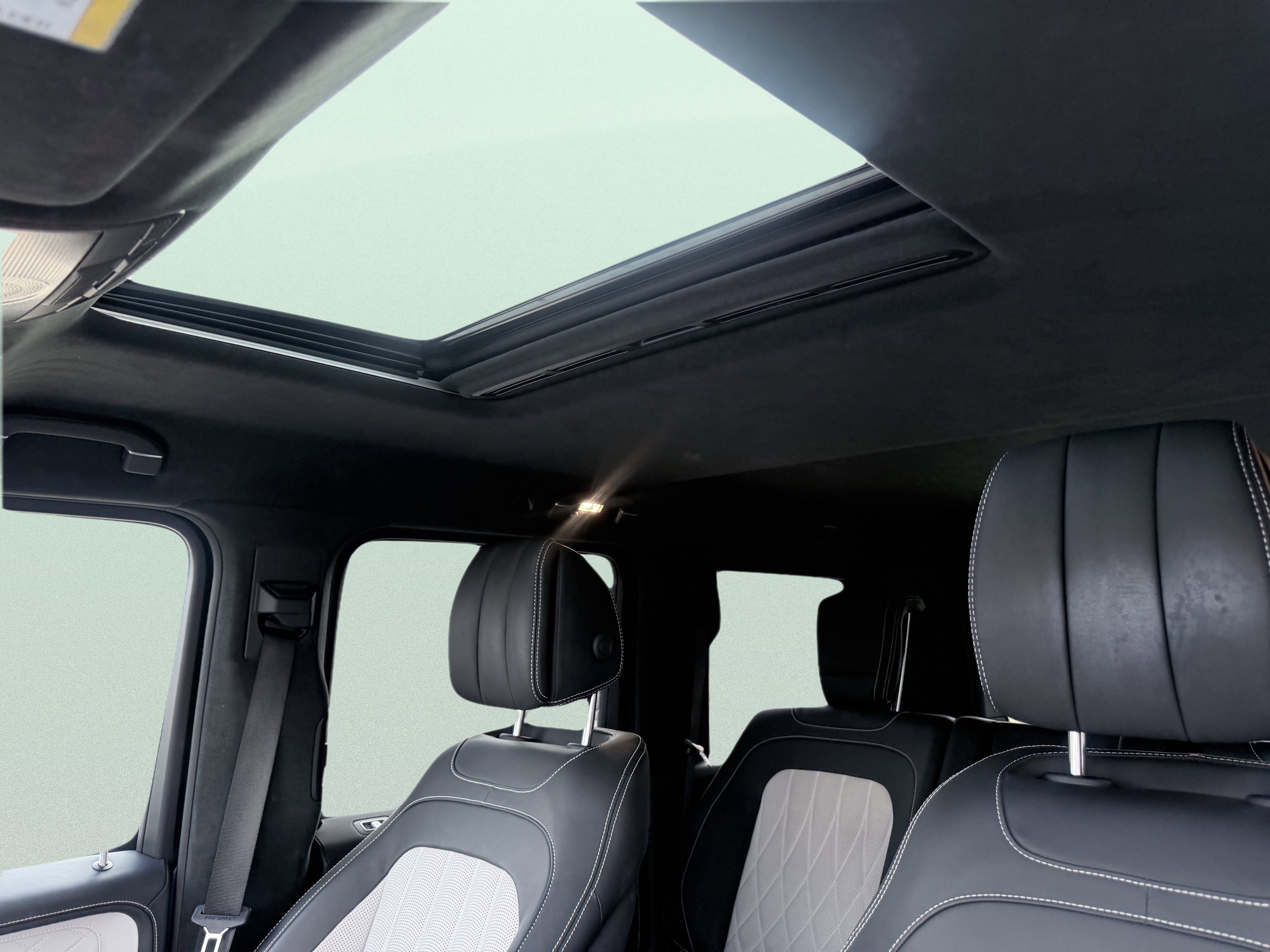 Used 2023 Mercedes-Benz G 550 image 31