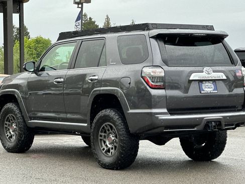 Used 2022 Toyota 4Runner Limited AWD/4WD image 6