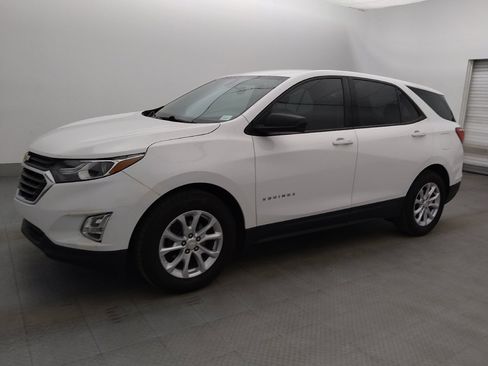 Used 2019 Chevrolet Equinox LS FWD image 2