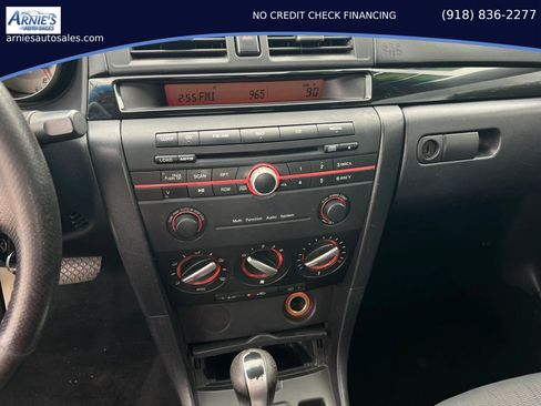 Used 2009 MAZDA MAZDA3 i Touring Value FWD image 12