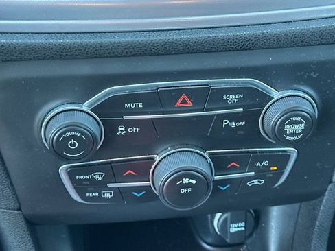 Used 2023 Dodge Charger SXT image 22