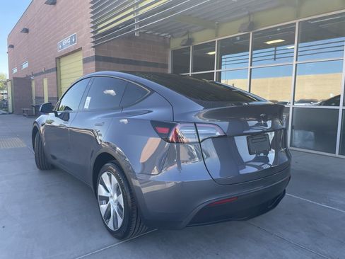 Used 2023 Tesla Model Y Long Range AWD/4WD image 5