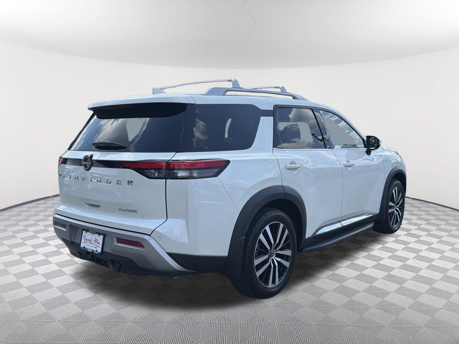 Used 2023 Nissan Pathfinder Platinum w/ Lighting Package (N93) FWD image 6