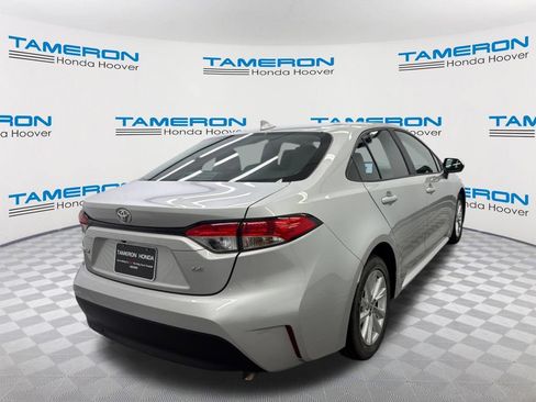Used 2024 Toyota Corolla LE w/ LE Convenience Package FWD image 5