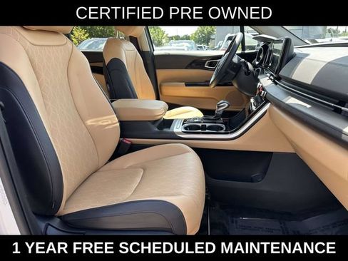 Used 2024 Kia Carnival EX FWD image 9