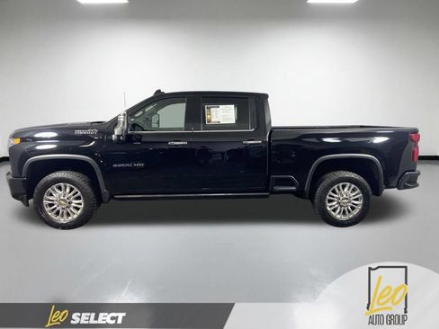 Used 2021 Chevrolet Silverado 2500 High Country w/ Z71 Off-Road Package AWD/4WD image 2