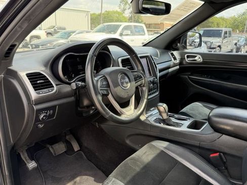 Used 2018 Jeep Grand Cherokee Altitude image 15