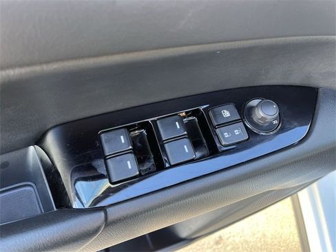 Certified 2025 MAZDA CX-5 AWD 2.5 S w/ Preferred Package image 13