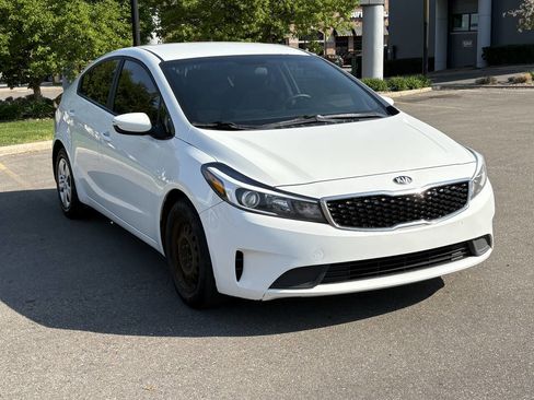Used 2017 Kia Forte LX image 14