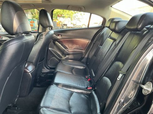 Used 2018 MAZDA MAZDA3 Grand Touring w/ Premium Equipment Package FWD image 28