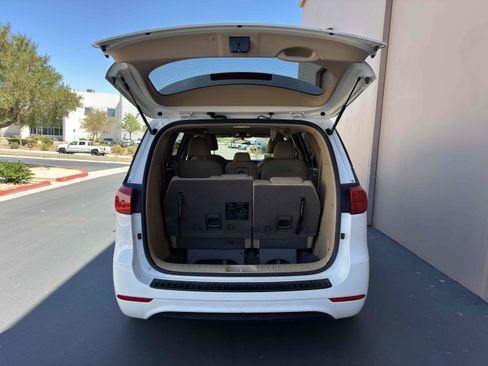 Used 2015 Kia Sedona LX w/ LX Convenience Package FWD image 56