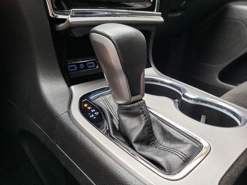 Used 2021 Jeep Grand Cherokee Laredo X AWD/4WD image 25