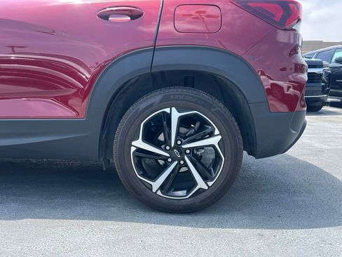 Used 2023 Chevrolet TrailBlazer RS w/ Sun and Liftgate Package FWD image 8