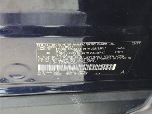 Used 2021 Toyota RAV4 XLE AWD/4WD image 2