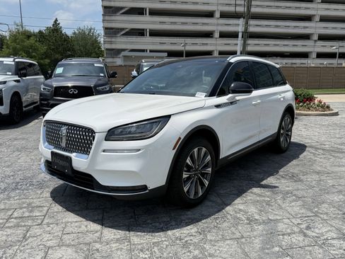Used 2021 Lincoln Corsair Reserve w/ Elements Package FWD image 3