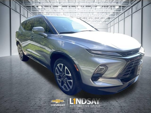 Used 2023 Chevrolet Blazer RS w/ Enhanced Convenience Package FWD image 2