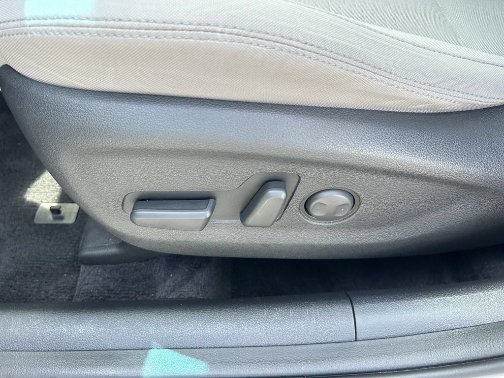 Used 2021 Hyundai Tucson Value FWD image 24