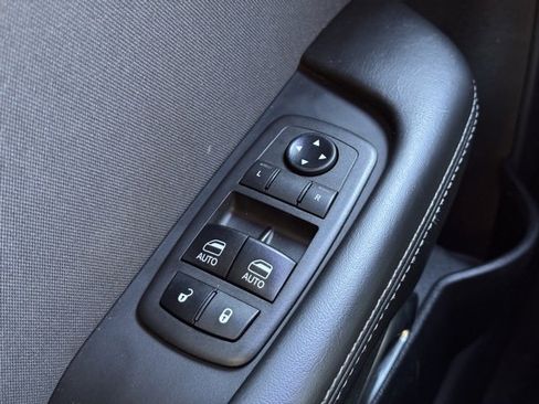 Used 2016 Dodge Challenger SXT w/ Driver Convenience Group image 18