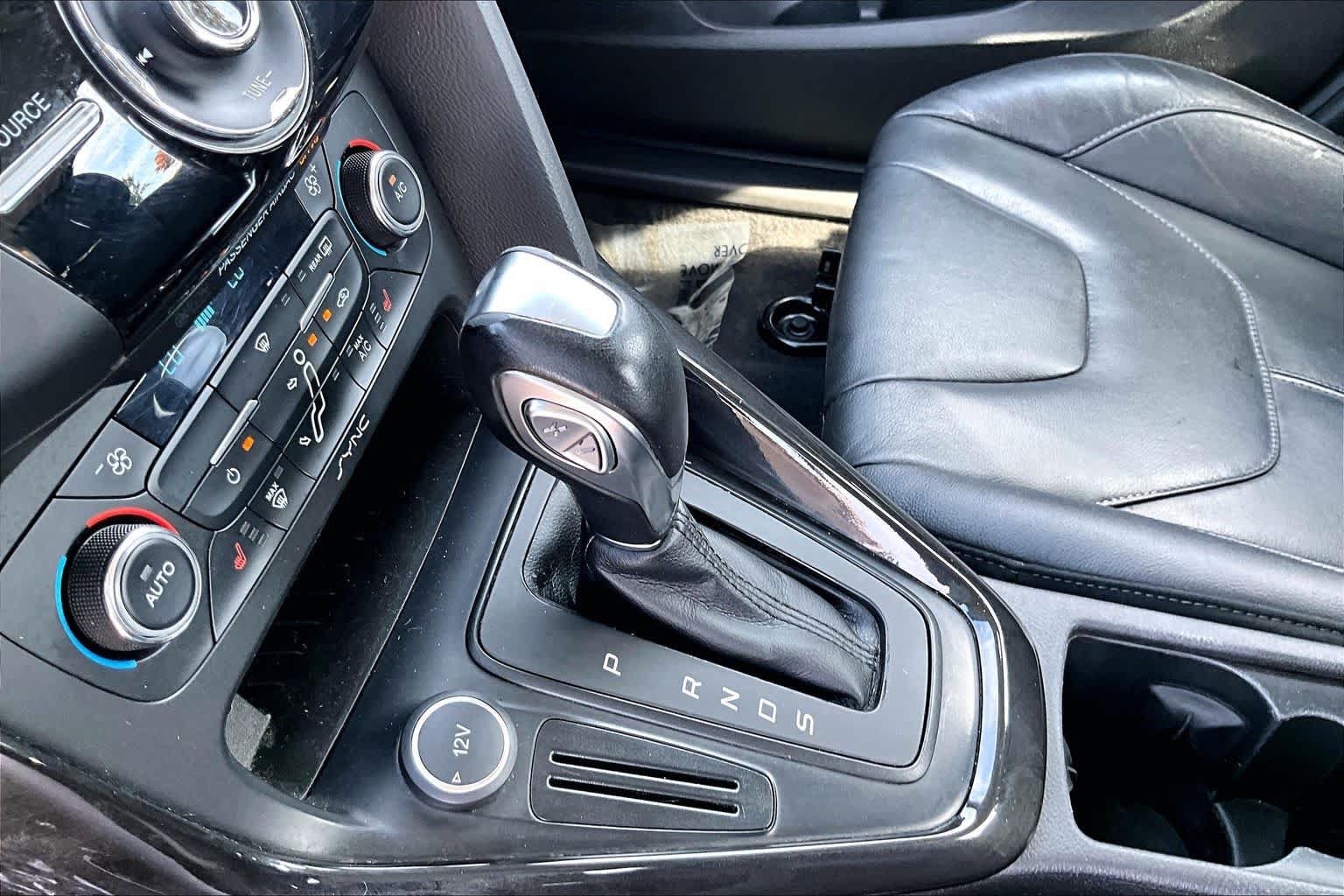 Used 2016 Ford Focus Titanium FWD image 17