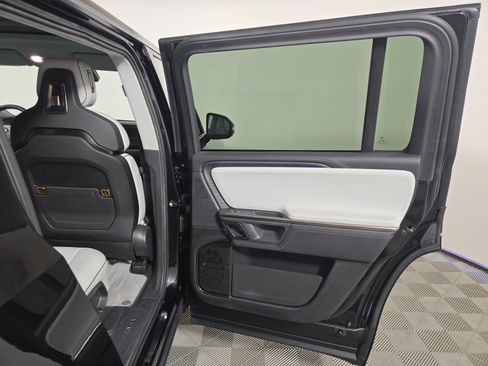 Used 2024 Rivian R1S Adventure AWD/4WD image 19