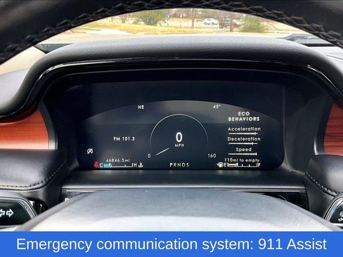 Used 2022 Lincoln Nautilus Reserve image 9