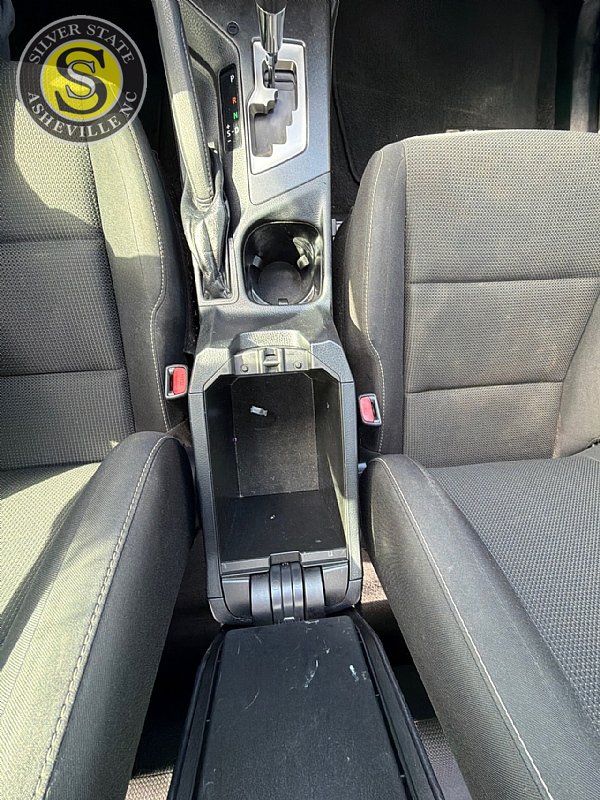 Used 2018 Toyota RAV4 XLE FWD image 23