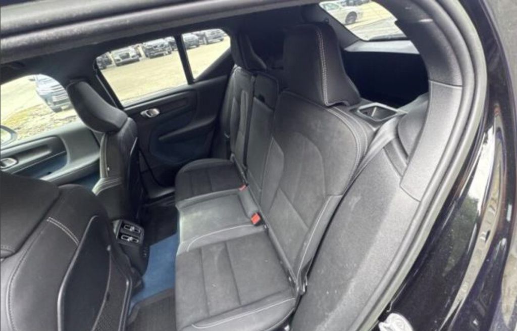 Used 2023 Volvo XC40 Recharge Ultimate w/ Protection Package Premier AWD/4WD image 5